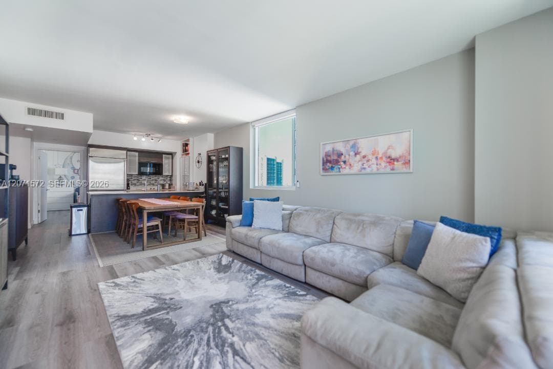 55 SE 6th St # 2110, Miami, FL 33131 photo 4