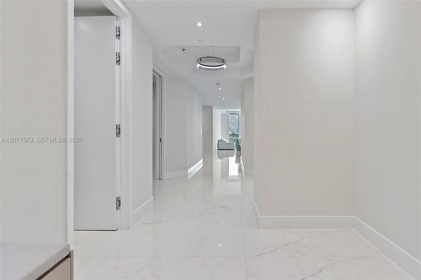 100 S Pointe Dr # 910, Miami Beach, FL 33139 photo 2
