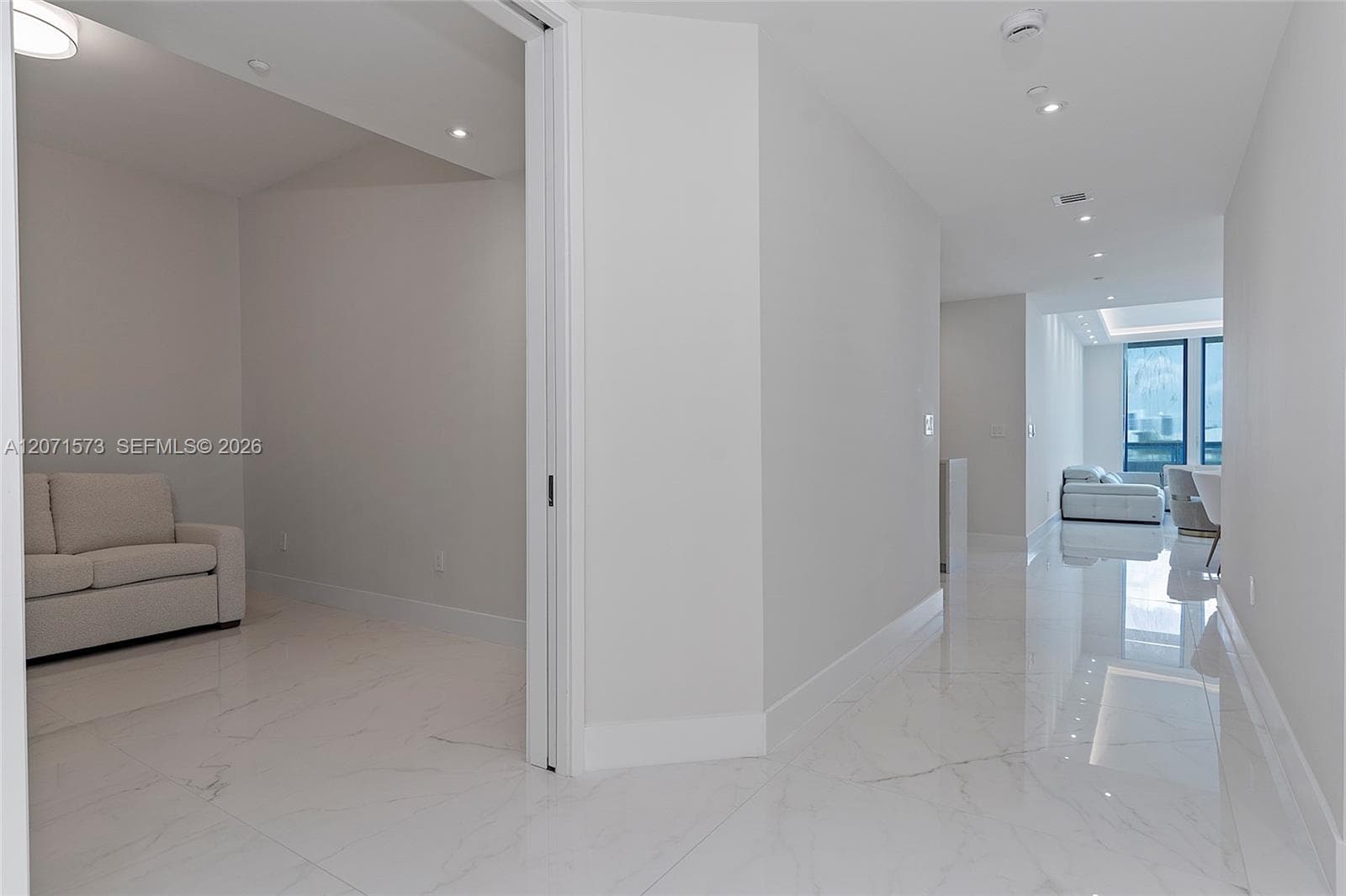 100 S Pointe Dr # 910, Miami Beach, FL 33139 photo 4