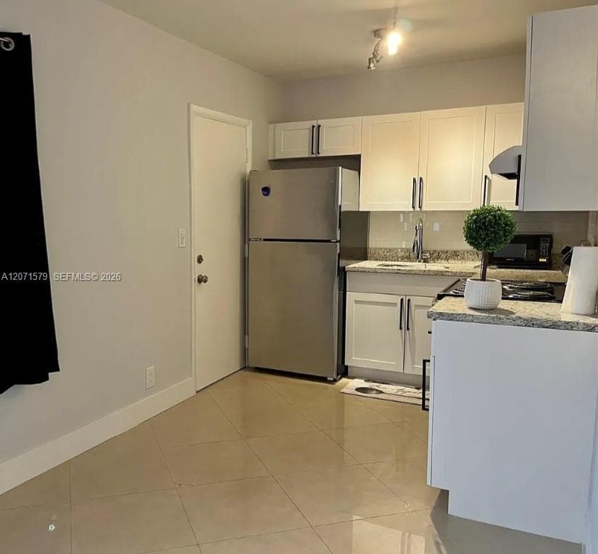 1824 Monroe St # 8, Hollywood, FL 33020 photo 2