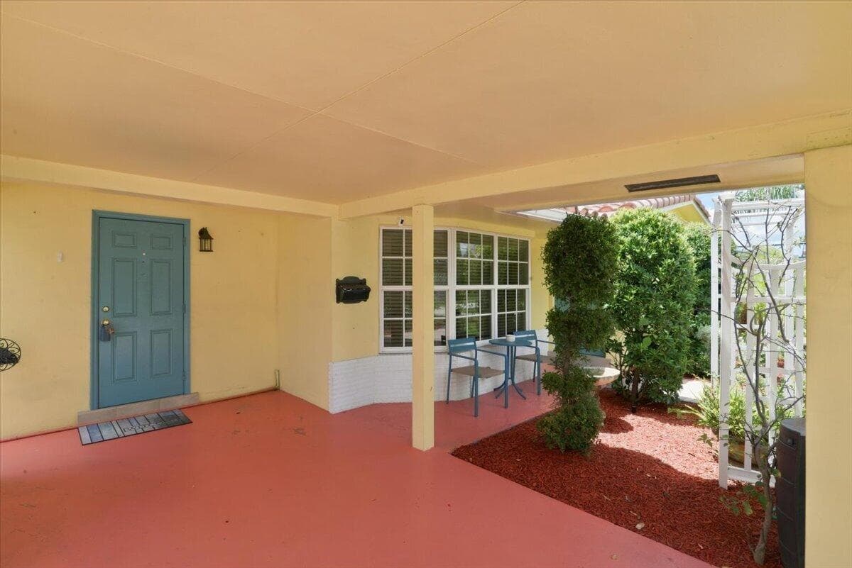 1736 NW 39th Street, Oakland Park, FL 33309 photo 5