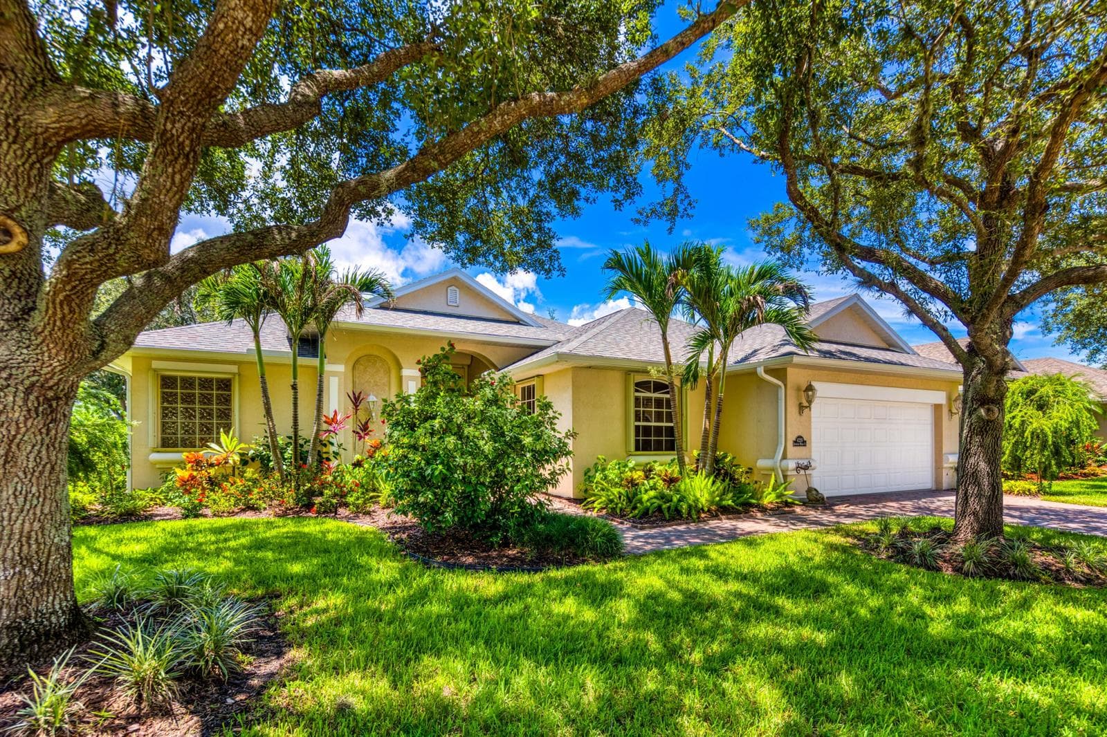 4220 ABINGTON WOODS Circle, Vero Beach, FL 32967 photo 2