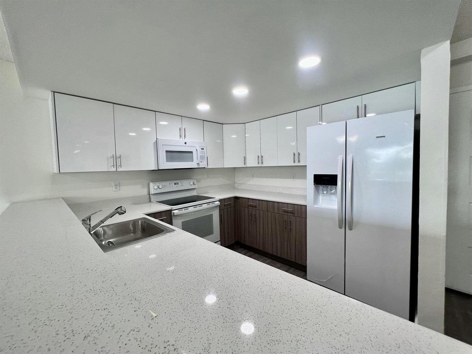 18335 NW 68 Avenue # 750-205, Hialeah, FL 33015