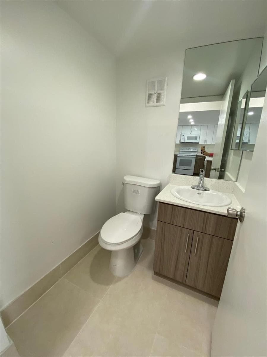 18335 NW 68 Avenue # 750-205, Hialeah, FL 33015 photo 4