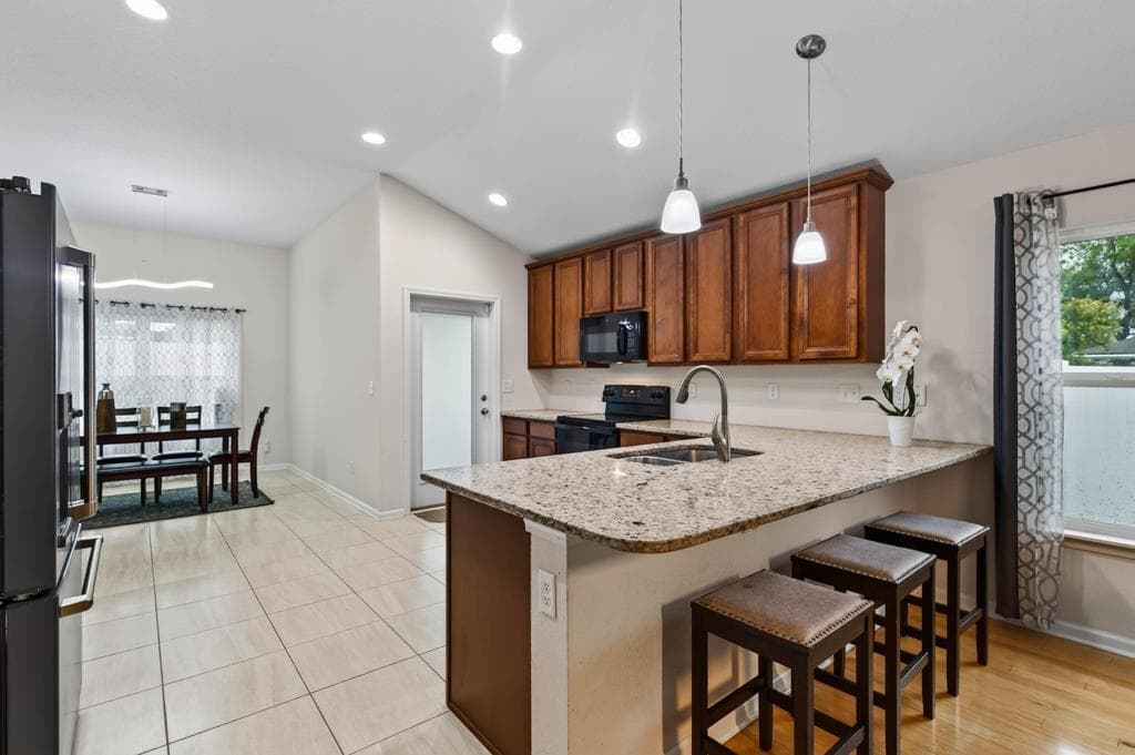 2205 SANDY BAY Lane, Jacksonville, FL 32233 photo 3