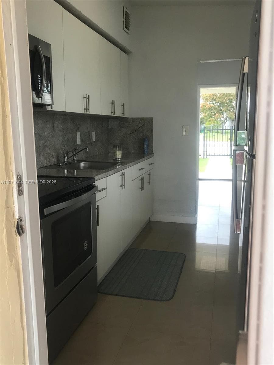 21625 SW 109th Ave, Miami, FL 33170 photo 4