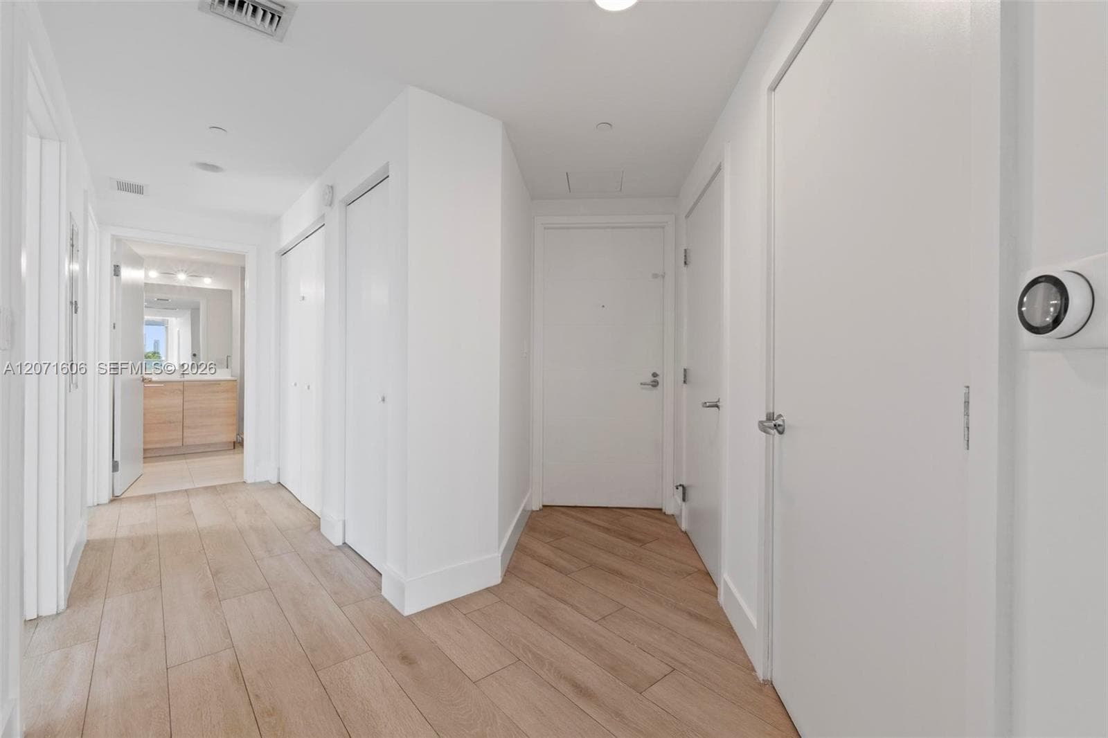 16385 Biscayne Blvd # 521, North Miami Beach, FL 33160 photo 4