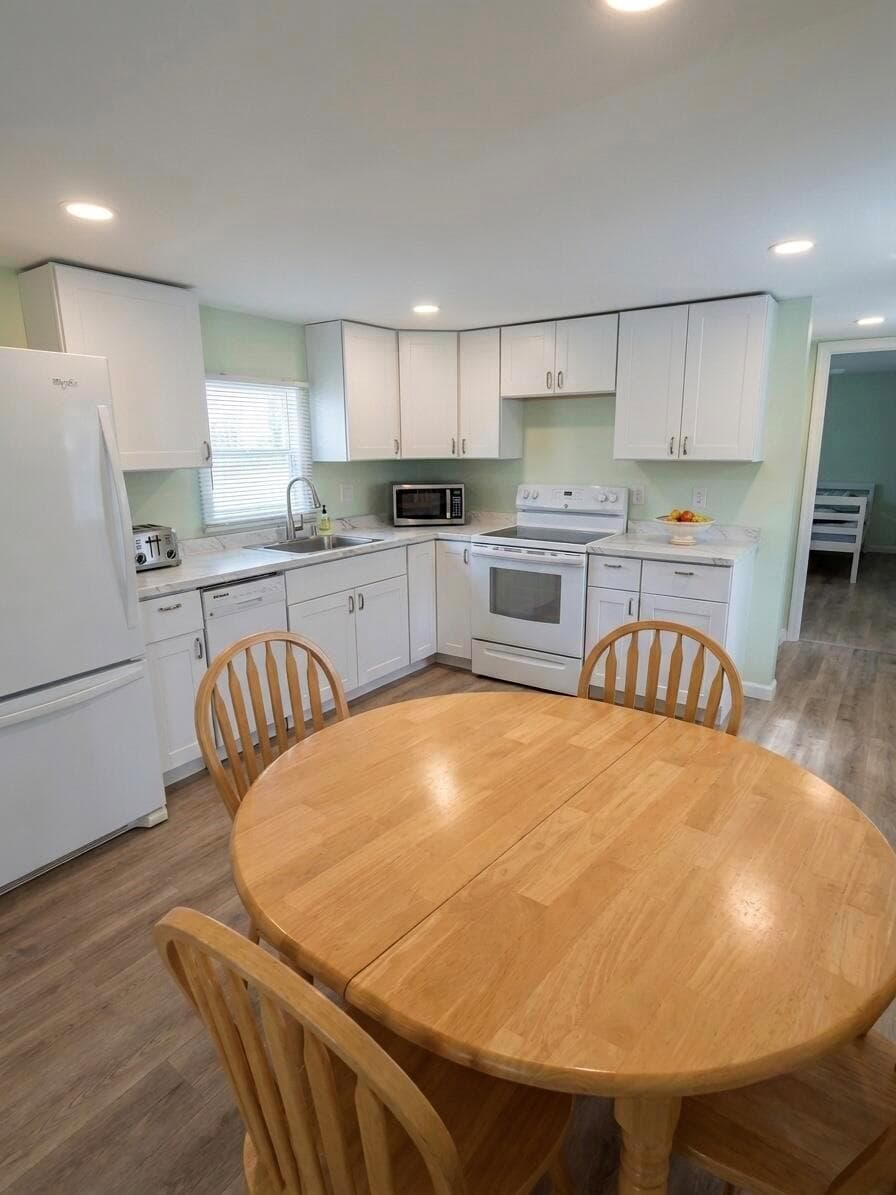 2407 NW 20th Avenue, Boynton Beach, FL 33436 photo 2