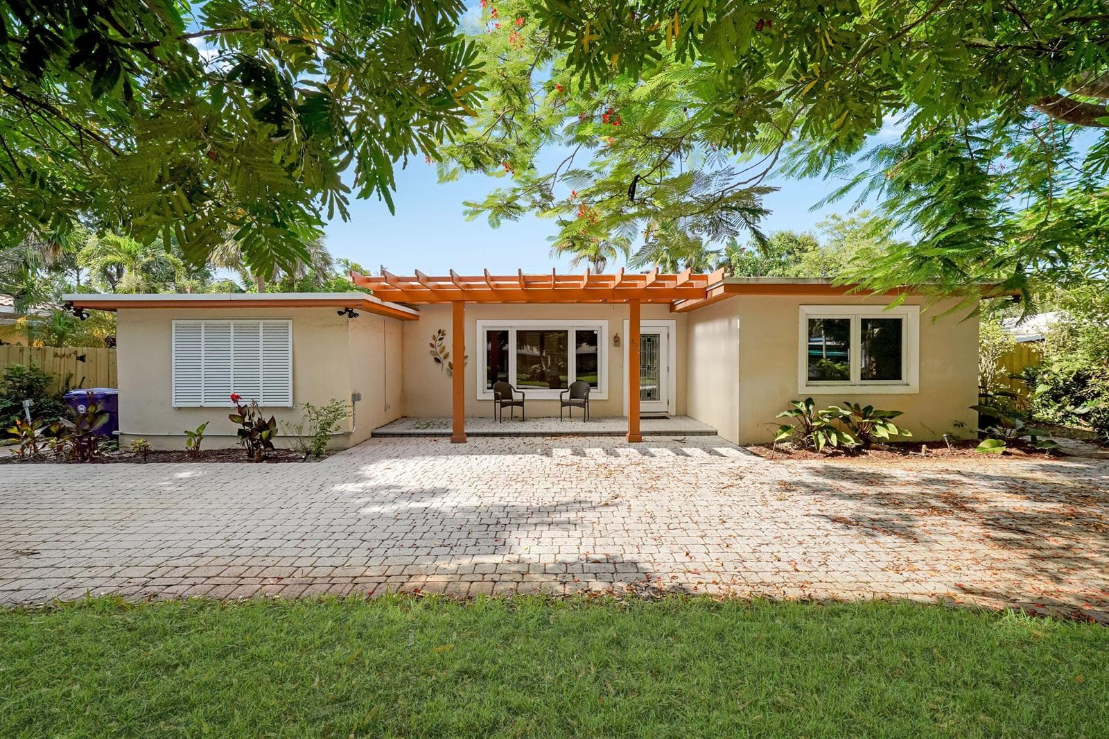 401 NW 21ST Court, Wilton Manors, FL 33311 photo 2