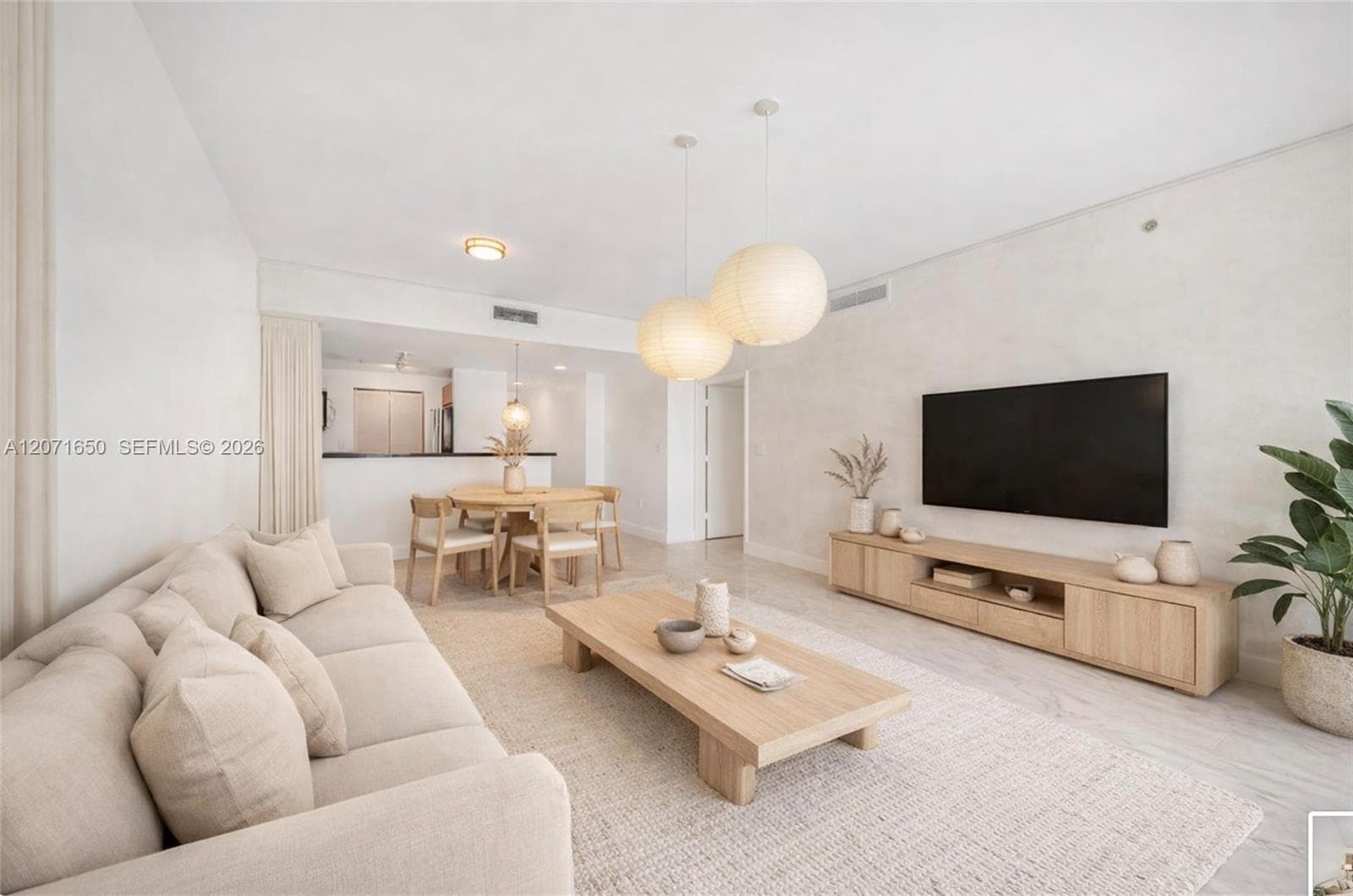 244 Biscayne Blvd # 3704, Miami, FL 33132 photo 3