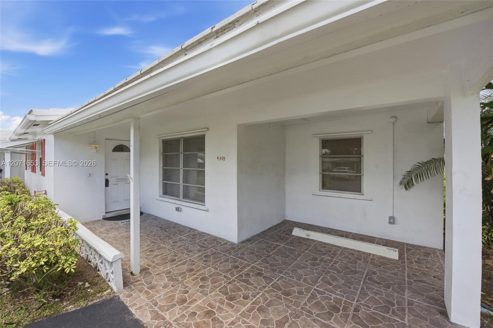 4305 NW 1 TER, Deerfield Beach, FL 33064 photo 4