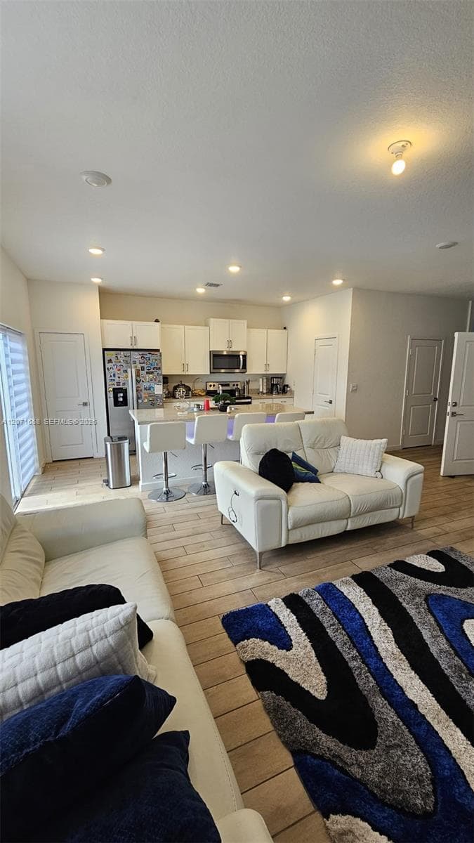 1677 SE 8th Ave, Homestead, FL 33034 photo 2