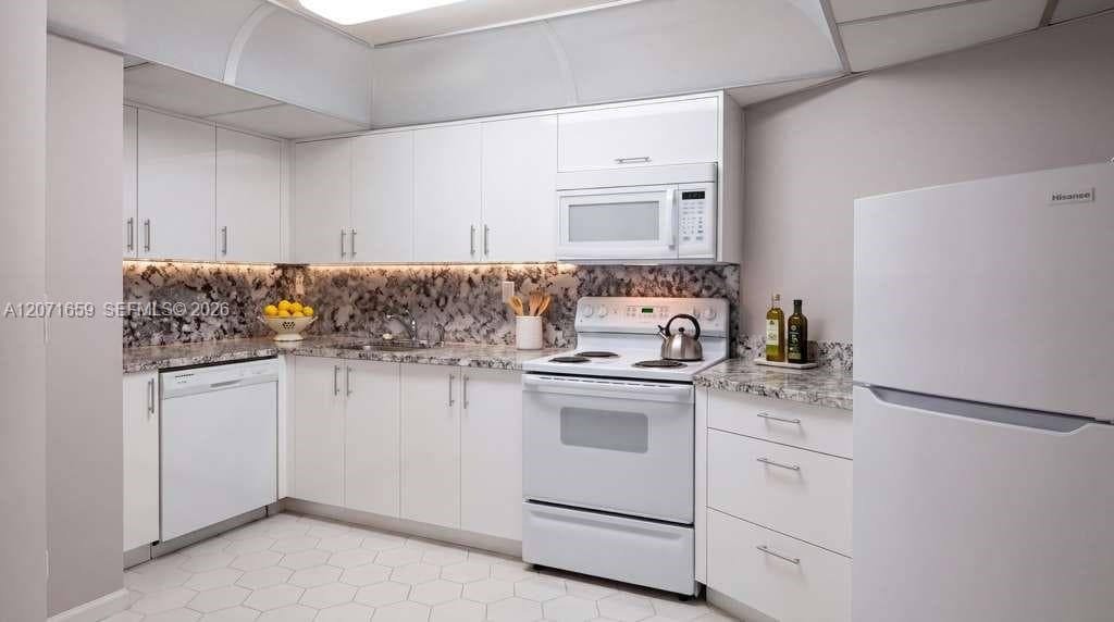 1000 Parkview Dr # 511, Hallandale Beach, FL 33009 photo 2