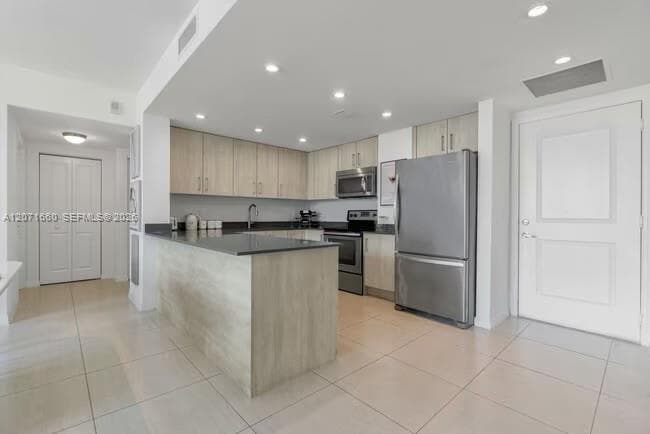 7525 E Treasure Dr # 410, North Bay Village, FL 33141 photo 2
