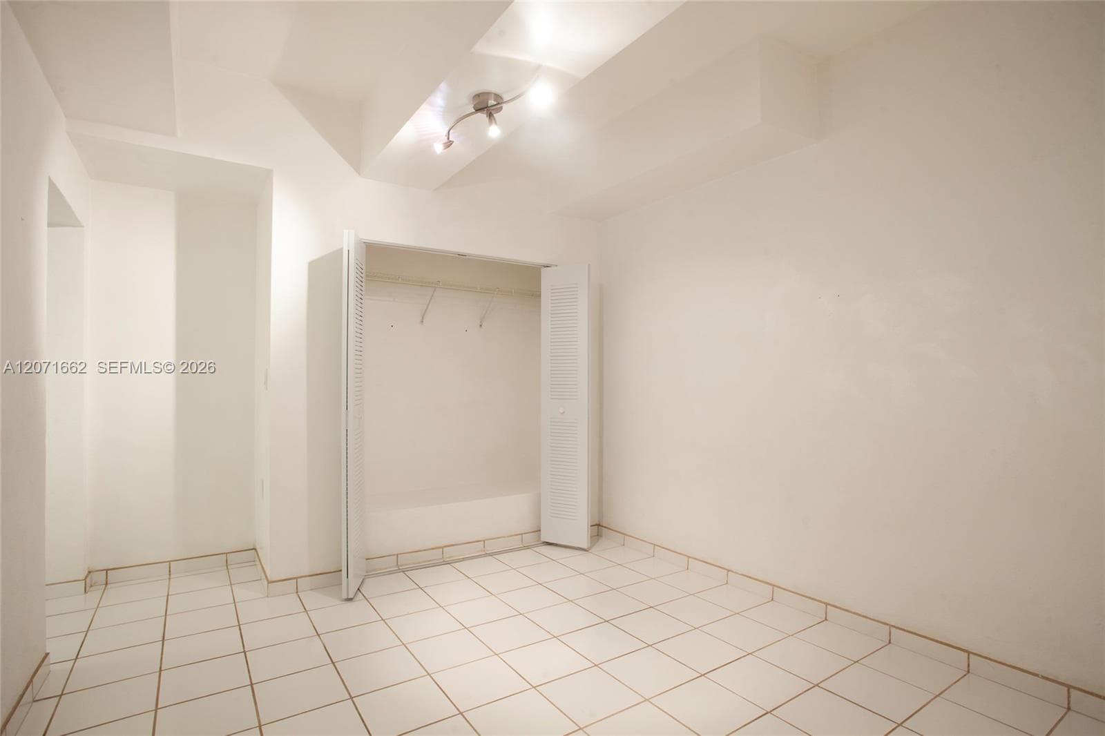 4720 Pine Tree Dr # 1, Miami Beach, FL 33140 photo 5
