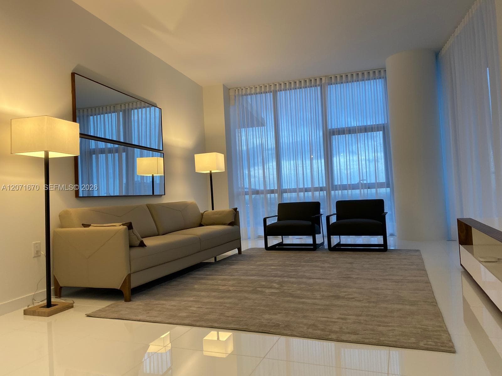 851 NE 1st Ave # 2501, Miami, FL 33132