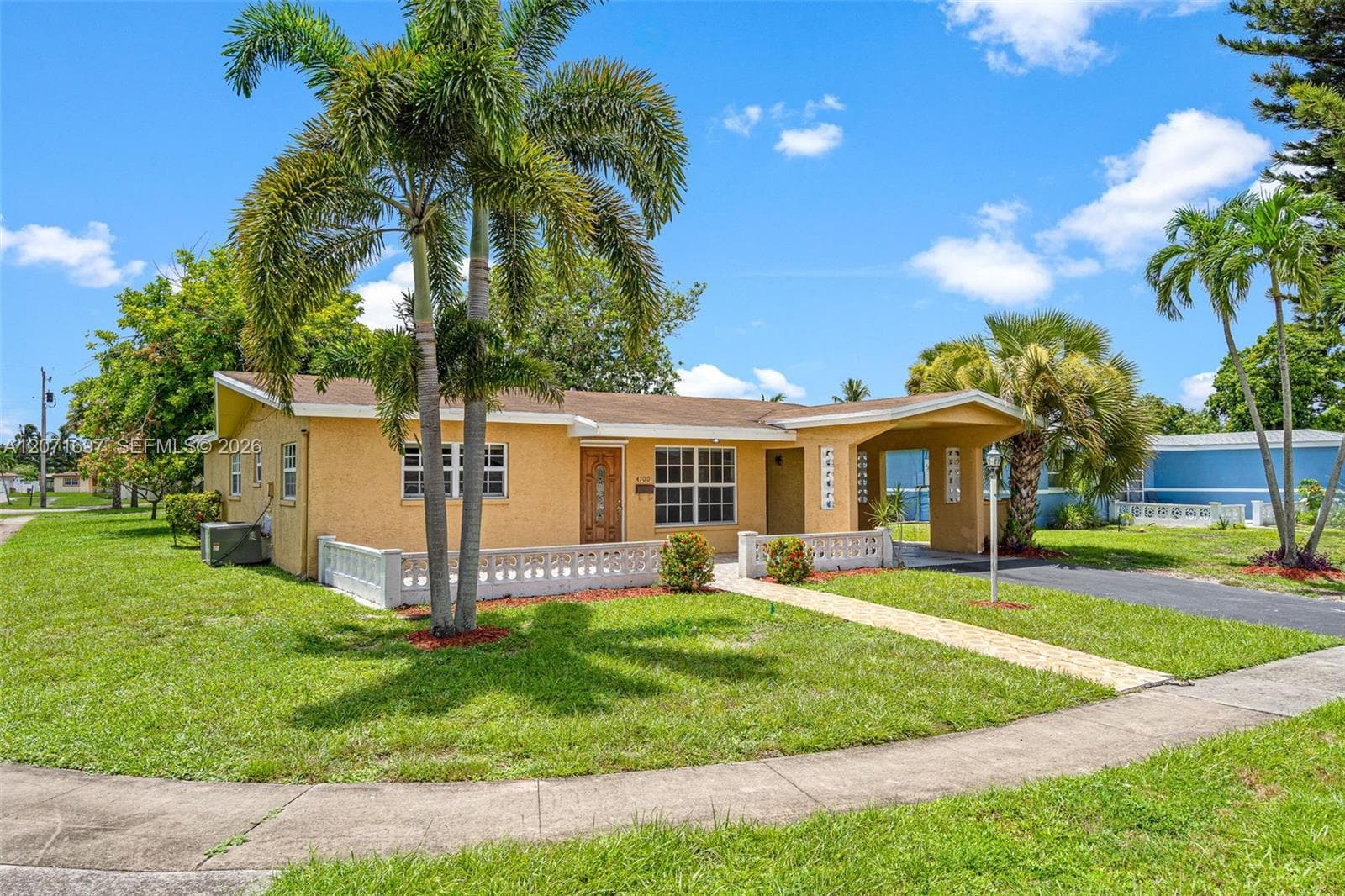 4700 NW 41st Pl, Lauderdale Lakes, FL 33319 photo 2