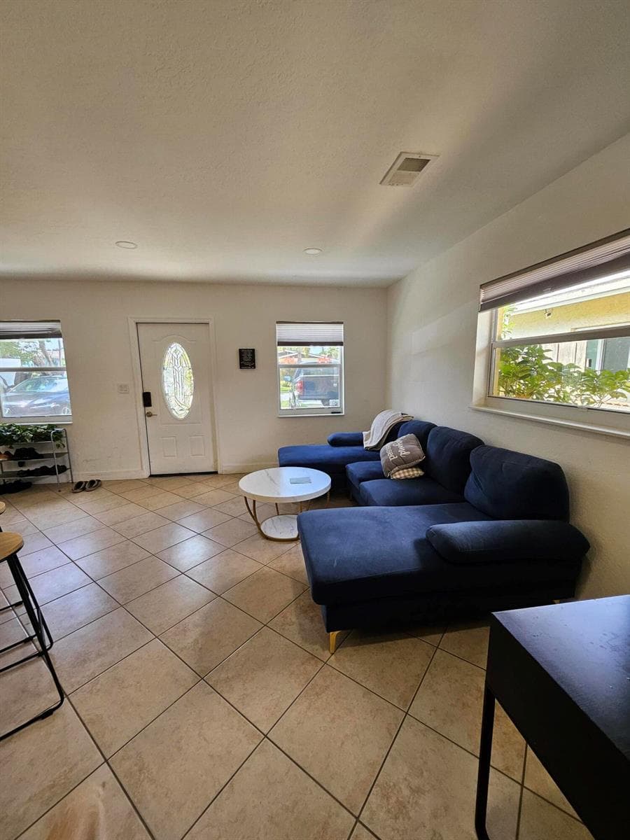 2711 NW 16 Street, Fort Lauderdale, FL 33311 photo 4