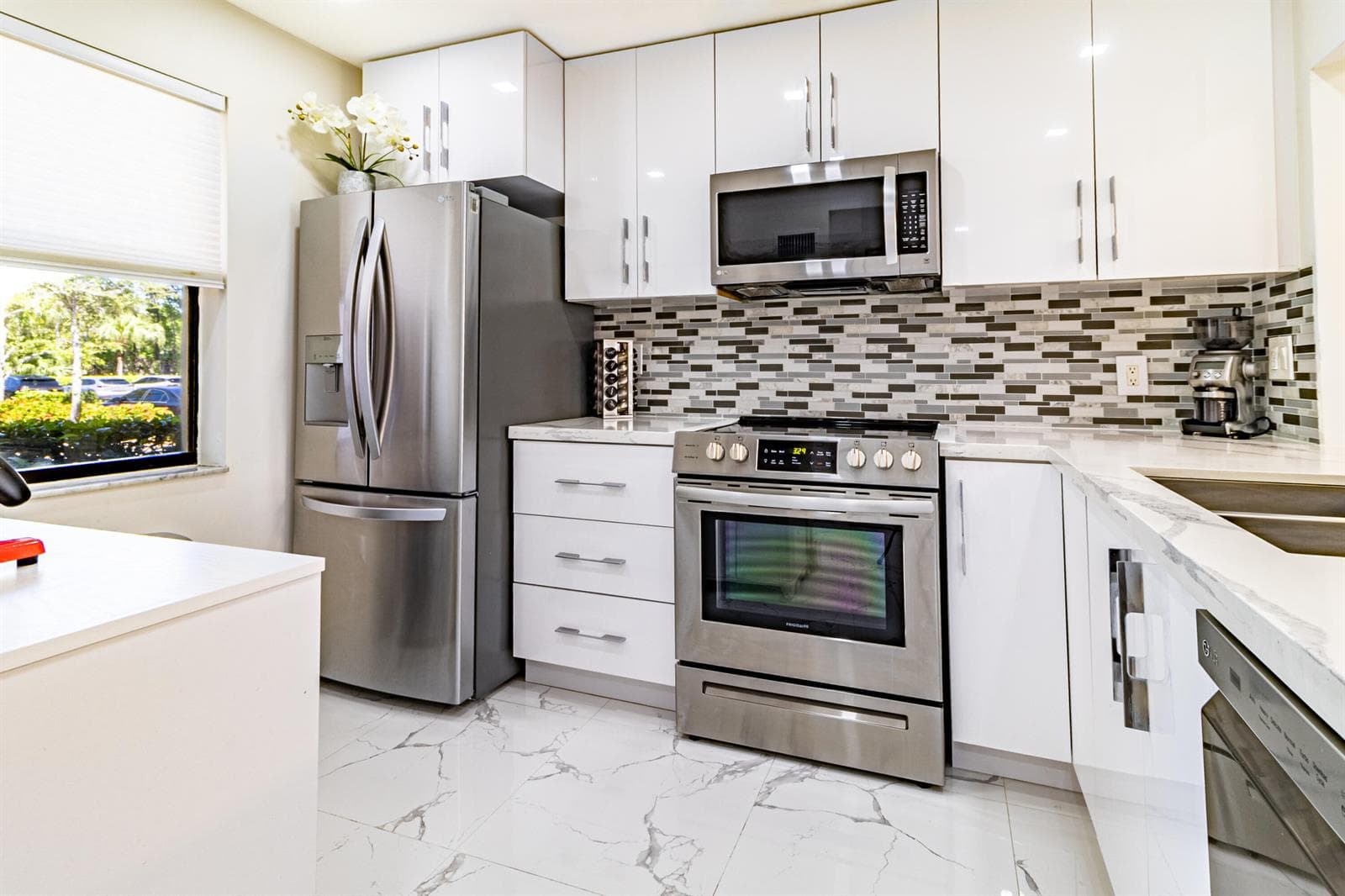 2941 N NOB HILL Road # 112, Sunrise, FL 33322 photo 3