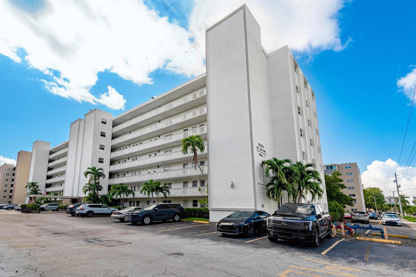 1000 NE 12TH Avenue # 104, Hallandale Beach, FL 33009