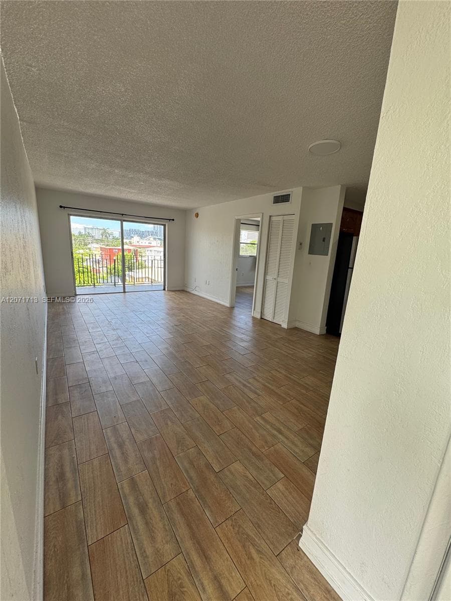 444 SW 4th St # 402, Miami, FL 33130 photo 3