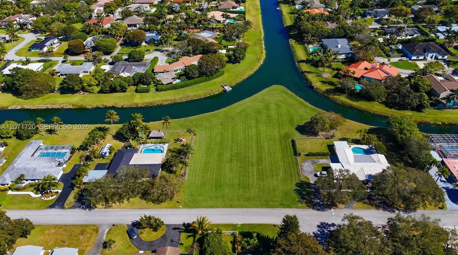 17325 SW 84 Ave, Palmetto Bay, FL 33157 photo 2