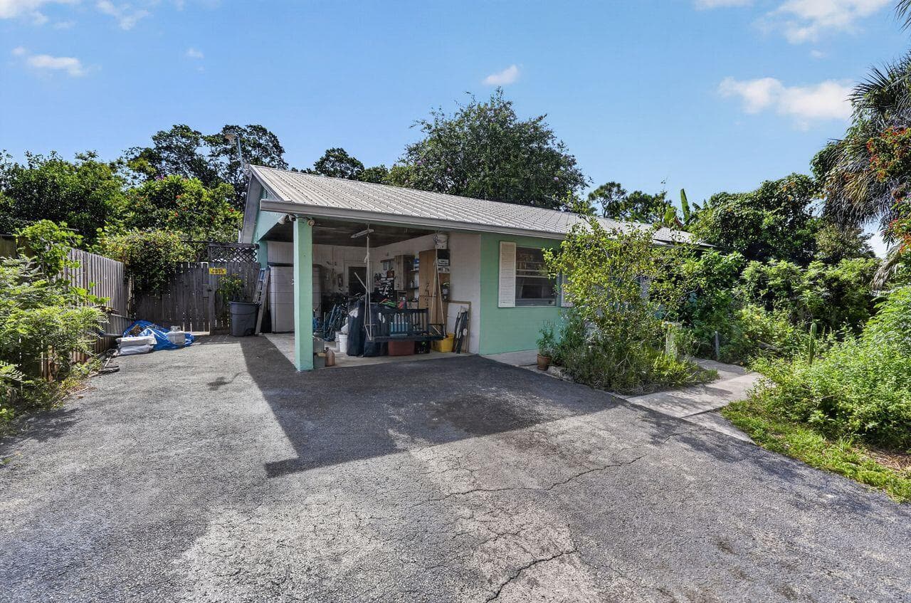 303 S DELAWARE Boulevard, Jupiter, FL 33458 photo 3