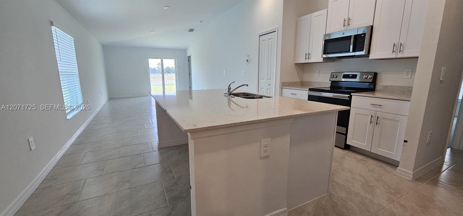 20190 Caroline Creek PL, Lehigh Acres, FL 33974 photo 5