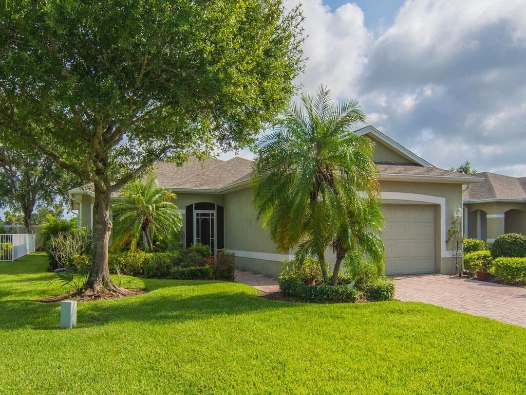 3153 ASHFORD Square, Vero Beach, FL 32966