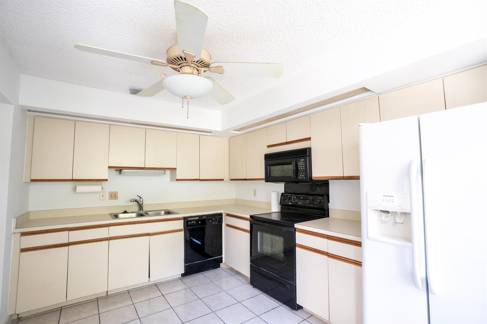 8429 NW 78TH Court, Tamarac, FL 33321 photo 4