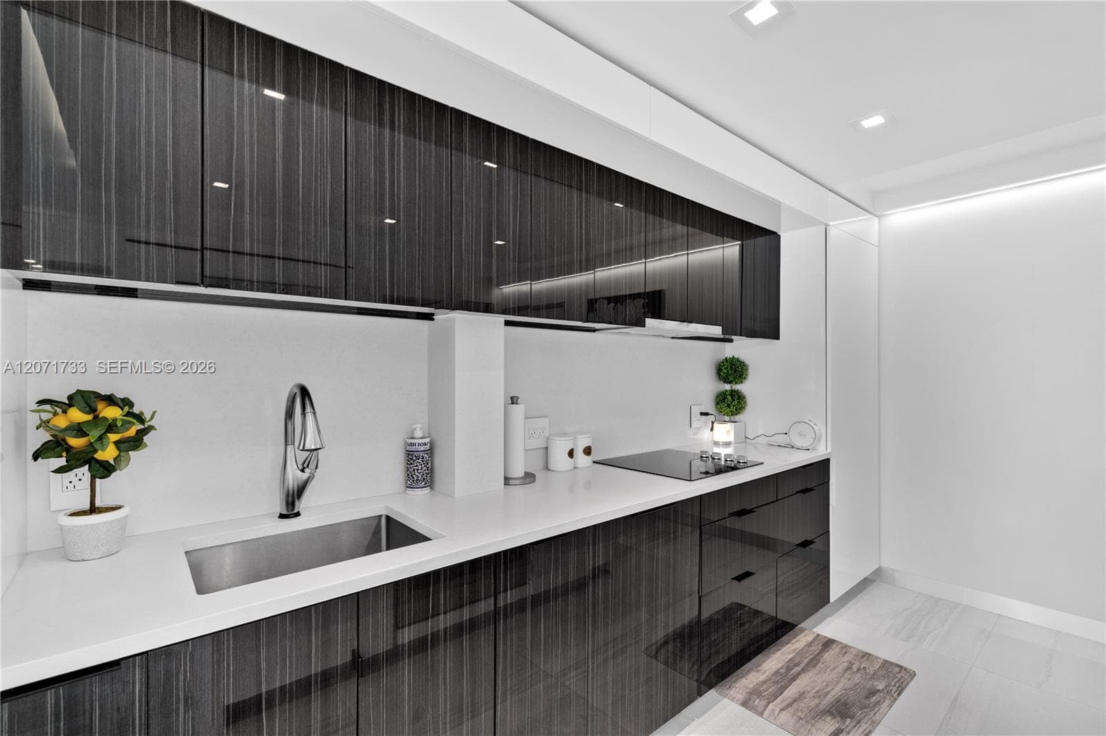 5555 Collins Ave # 5A, Miami Beach, FL 33140 photo 2