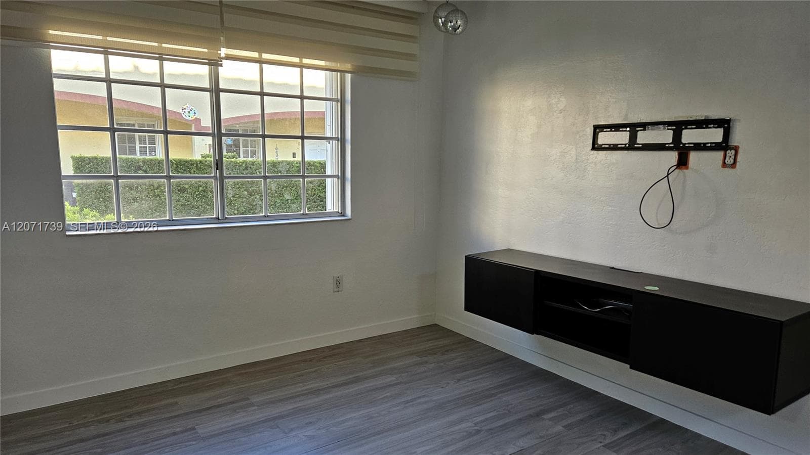 6758 NW 182nd St # 101, Hialeah, FL 33015 photo 3