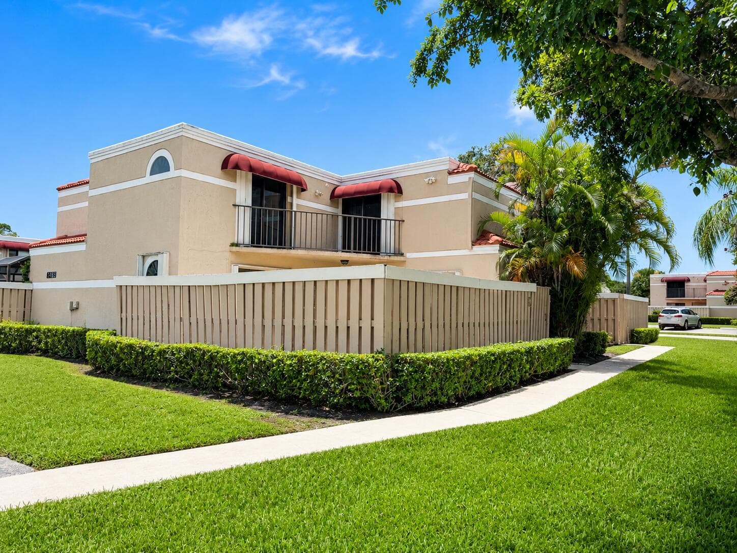 3725 VILLAGE Drive # D, Delray Beach, FL 33445 photo 2
