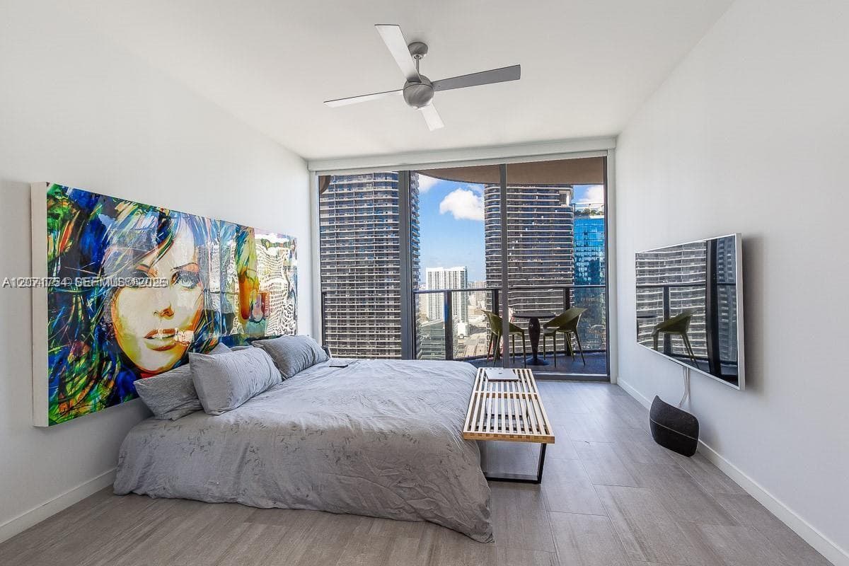 1000 Brickell Plz # 3512, Miami, FL 33131 photo 3