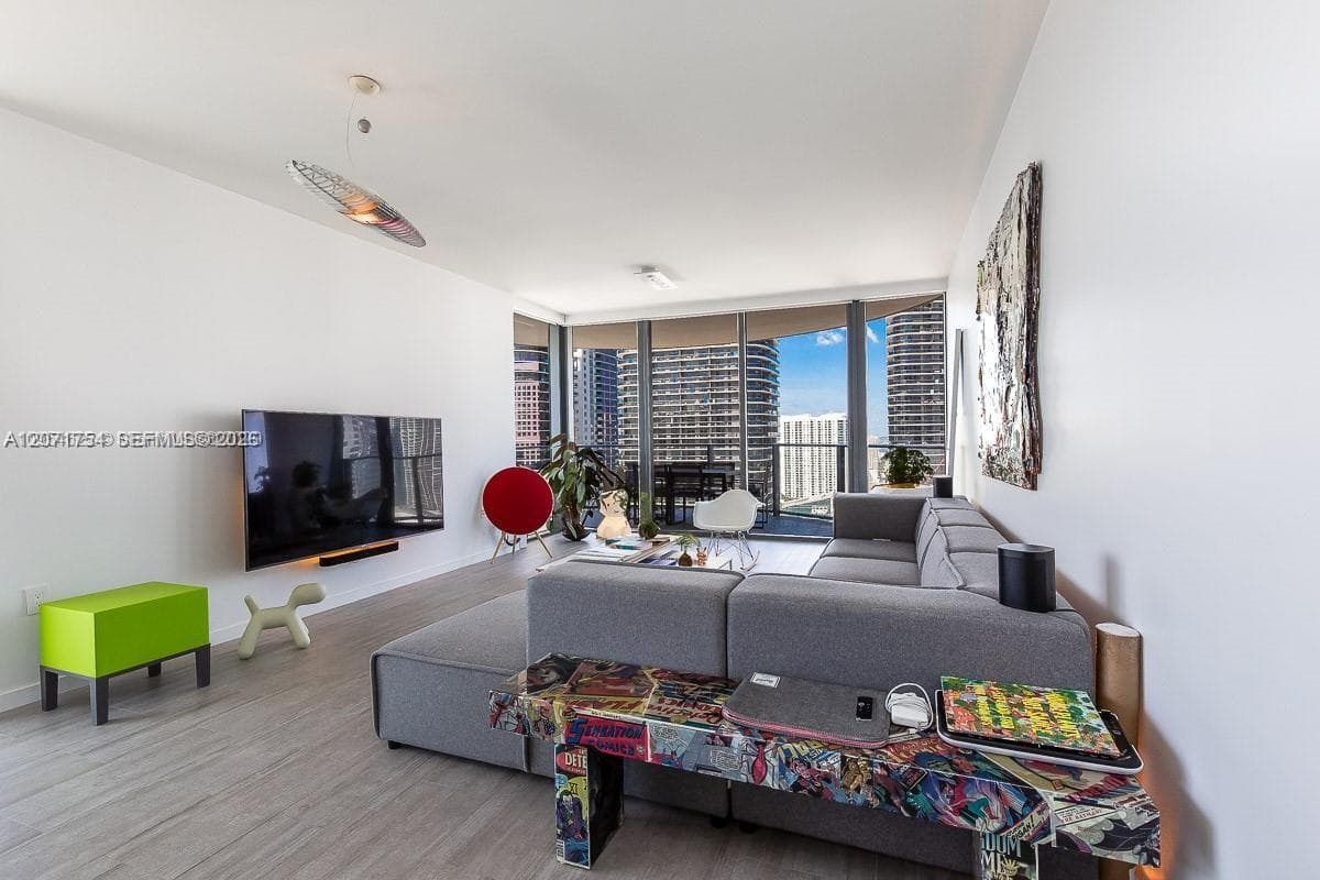 1000 Brickell Plz # 3512, Miami, FL 33131