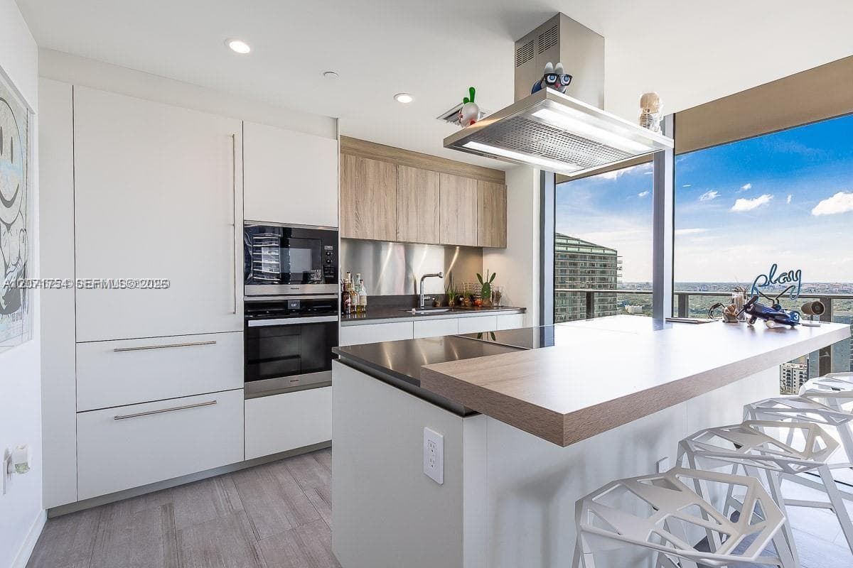 1000 Brickell Plz # 3512, Miami, FL 33131 photo 5