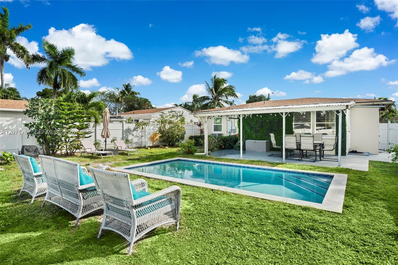 1935 Arthur St, Hollywood, FL 33020 photo 2