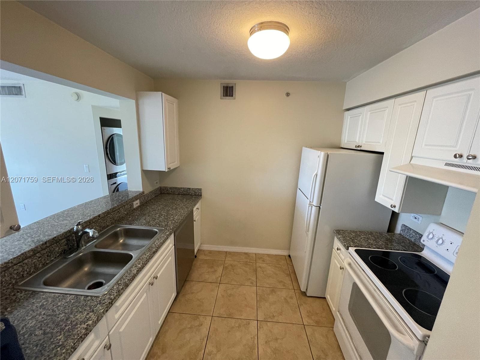 900 SW 8th St # 1503, Miami, FL 33130 photo 2
