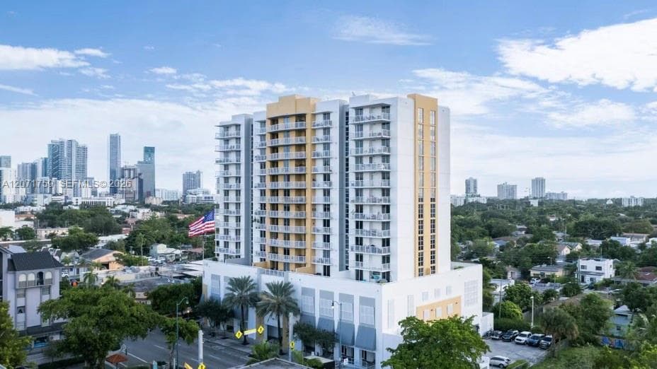 900 SW 8th St # 1503, Miami, FL 33130