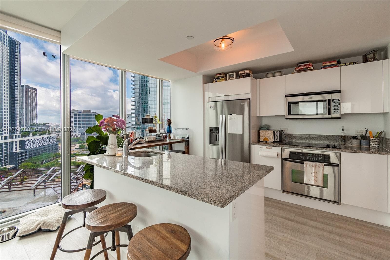 888 Biscayne Blvd # 1601, Miami, FL 33132 photo 4
