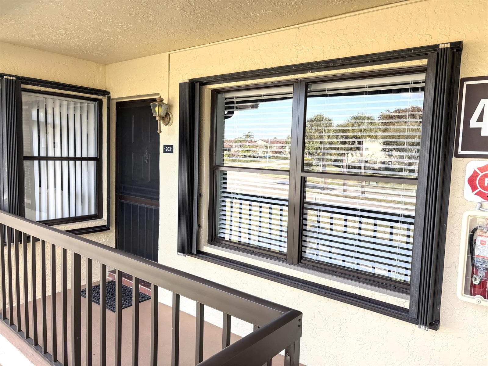 4712 E LUCERNE LAKES Boulevard E # 203, Lake Worth, FL 33467 photo 2