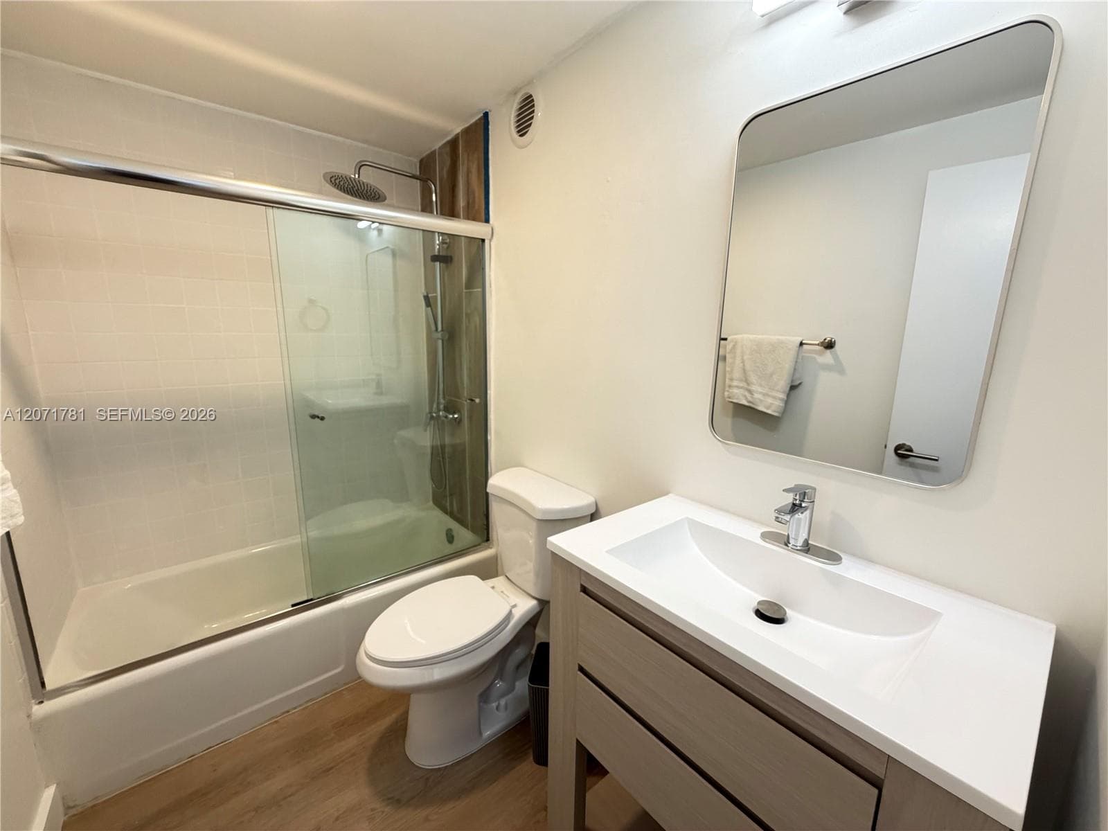 400 Kings Point Dr # 604, Sunny Isles Beach, FL 33160 photo 4
