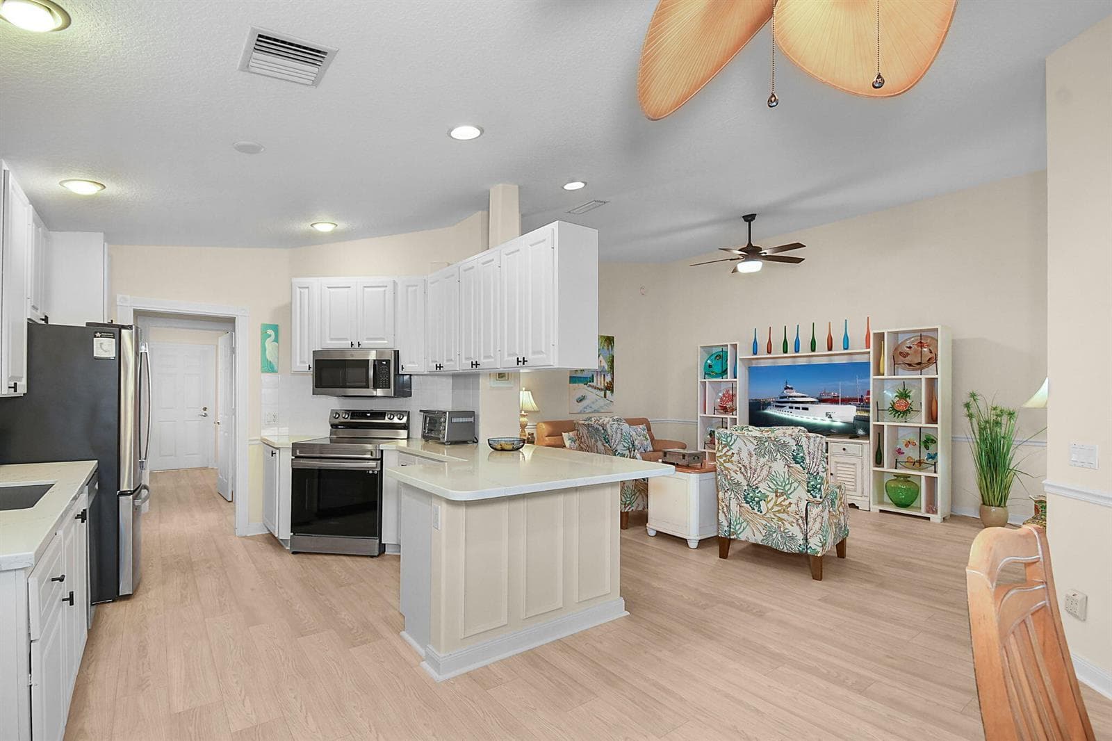 8557 SE Retreat Drive, Hobe Sound, FL 33455 photo 5