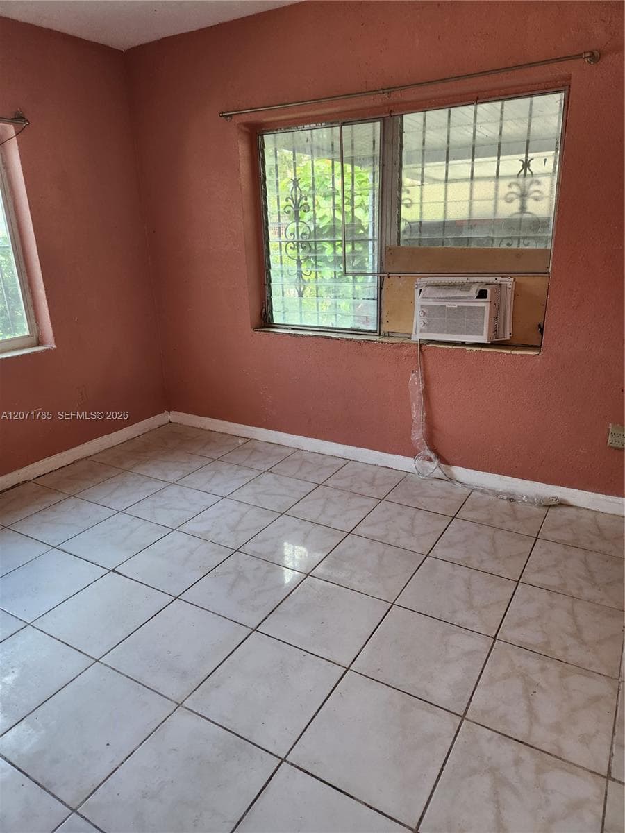 6950 NW 6th Ct, Miami, FL 33150 photo 3