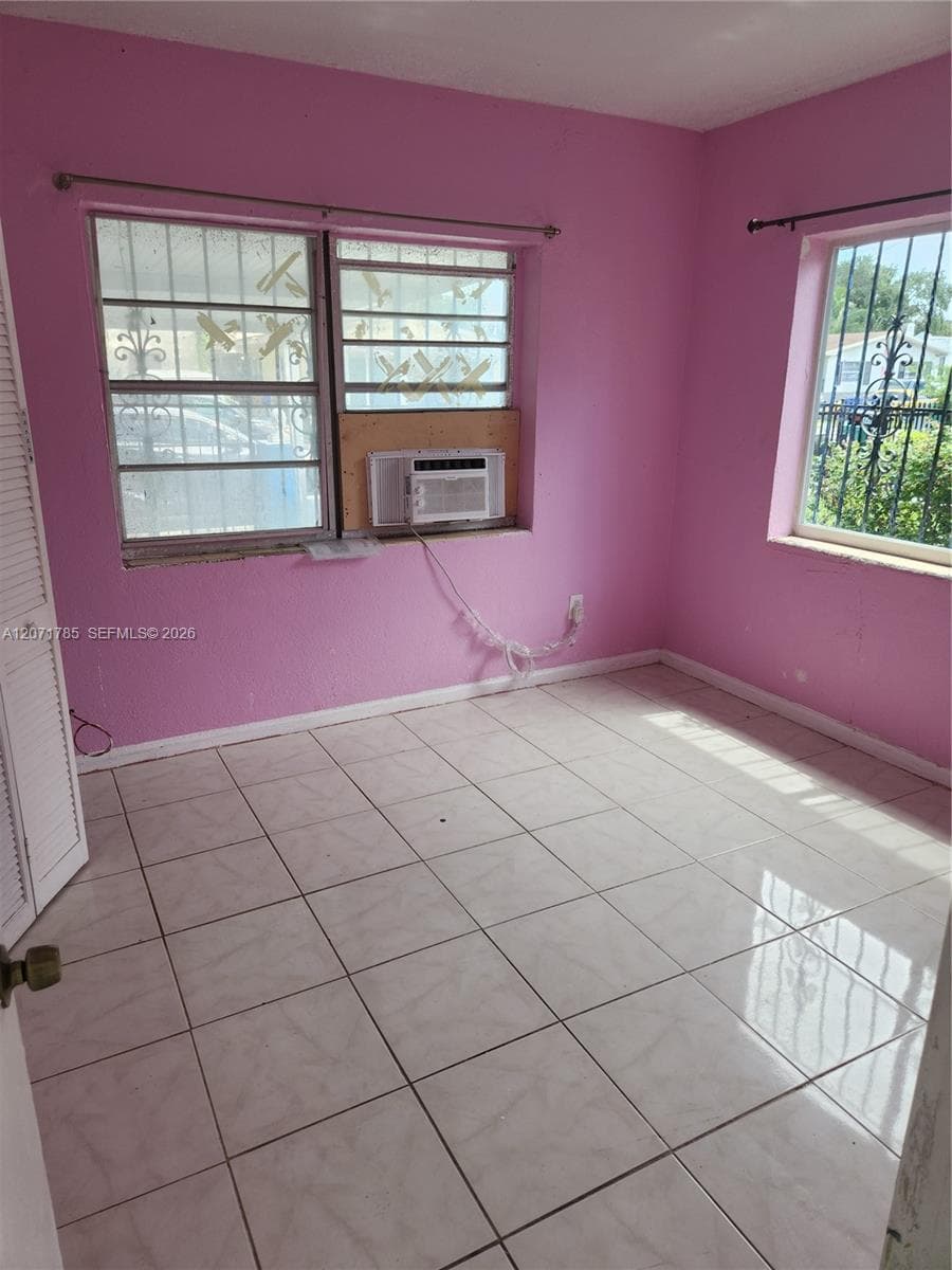 6950 NW 6th Ct, Miami, FL 33150 photo 4