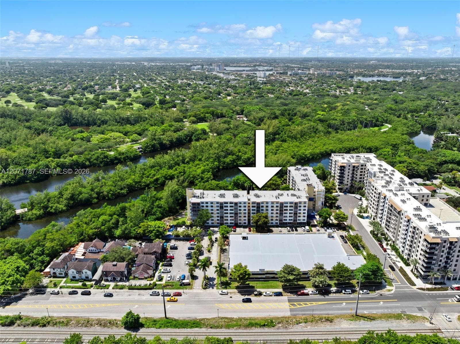 17890 W Dixie Hwy # 603, North Miami Beach, FL 33160 photo 2