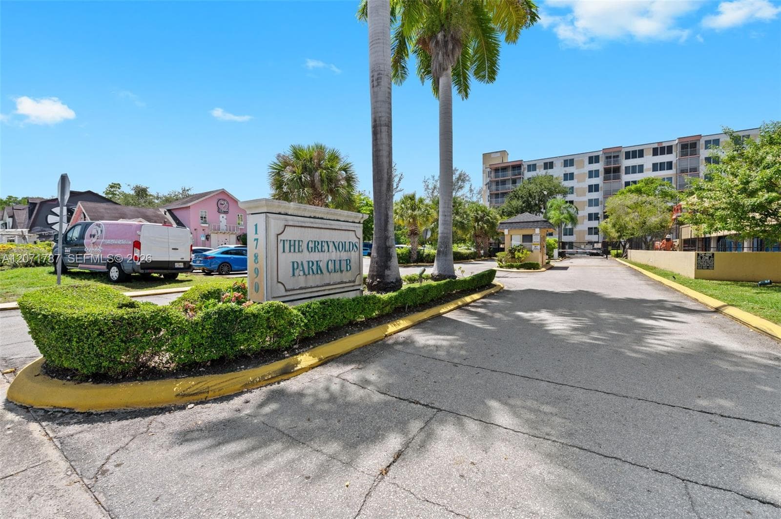 17890 W Dixie Hwy # 603, North Miami Beach, FL 33160 photo 3