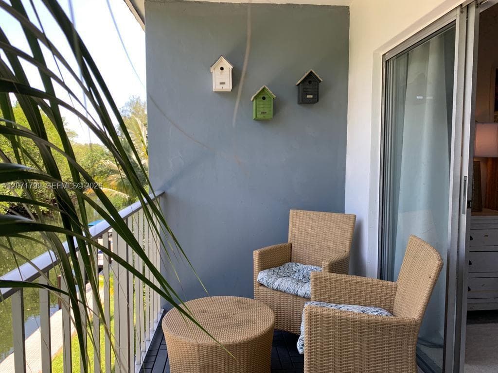 1860 Venice Park Dr # 206, North Miami, FL 33181 photo 3