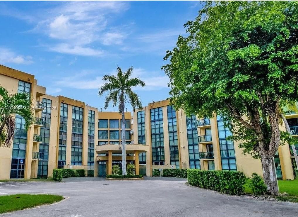 11790 SW 18th St # 520-3, Miami, FL 33175