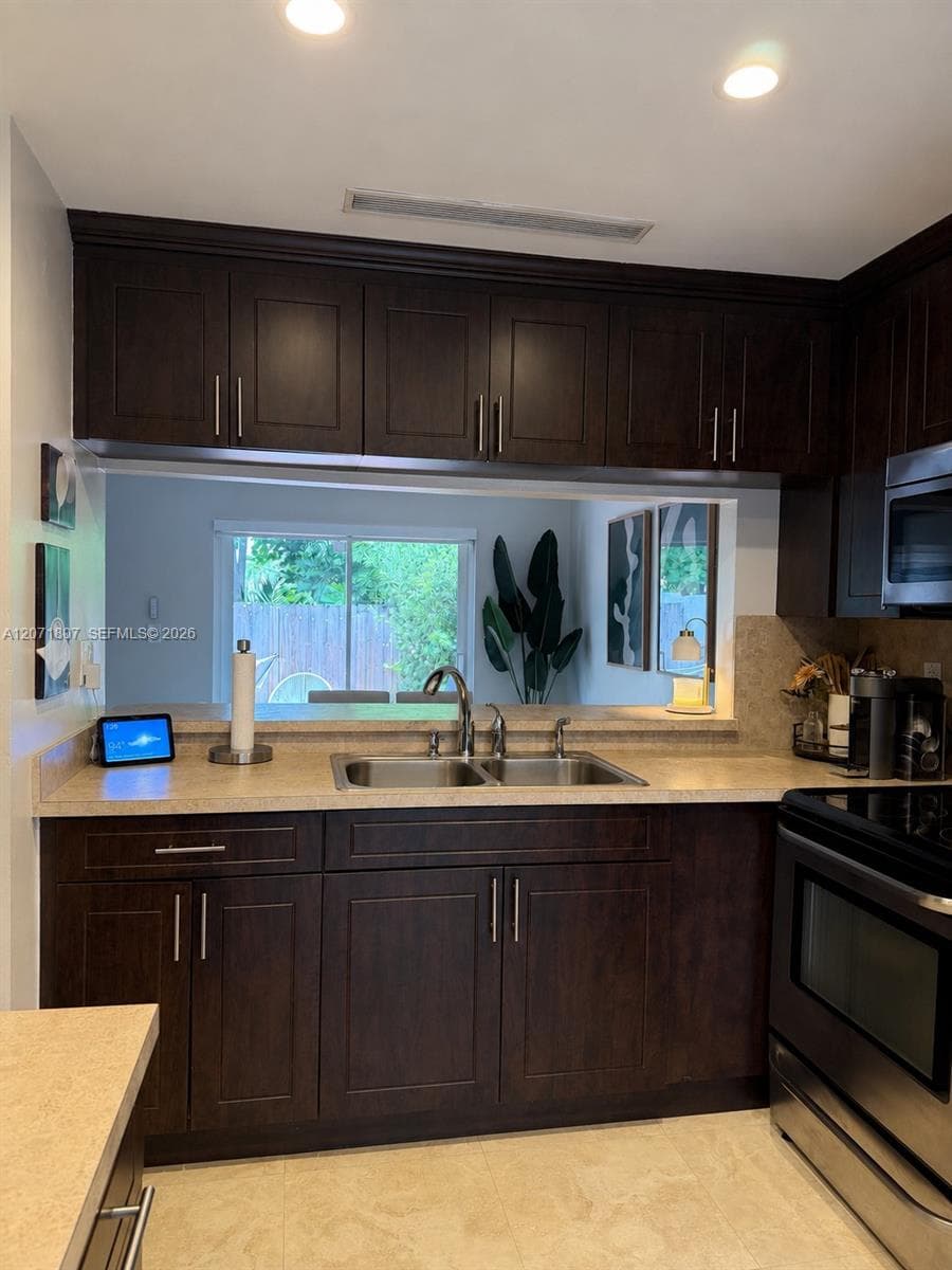 7483 SW 109th Ave, Miami, FL 33173